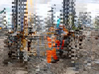 Feestelijke viering eerste paal nieuwbouw zwemcentrum De Welle