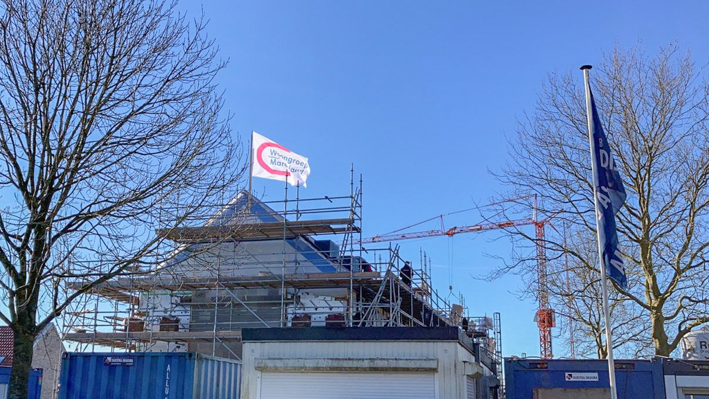 Na de oplevering van de eerste 86 woningen van fase 1 is vandaag het hoogste punt van fase 2 bereikt. 
