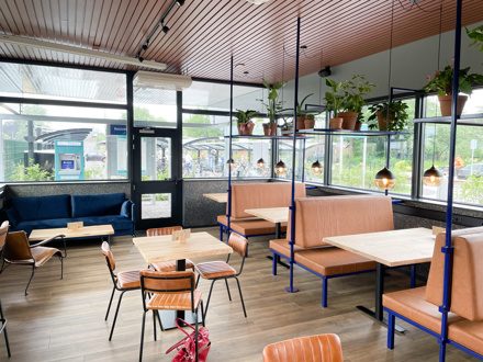 Revitalisatie stationsgebouw 'De Ferbining', Feanwâlden