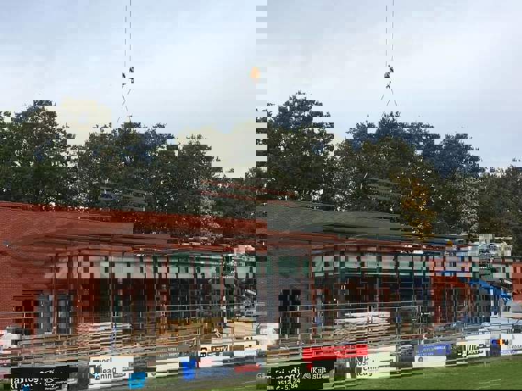 Oktober 2021  - 1