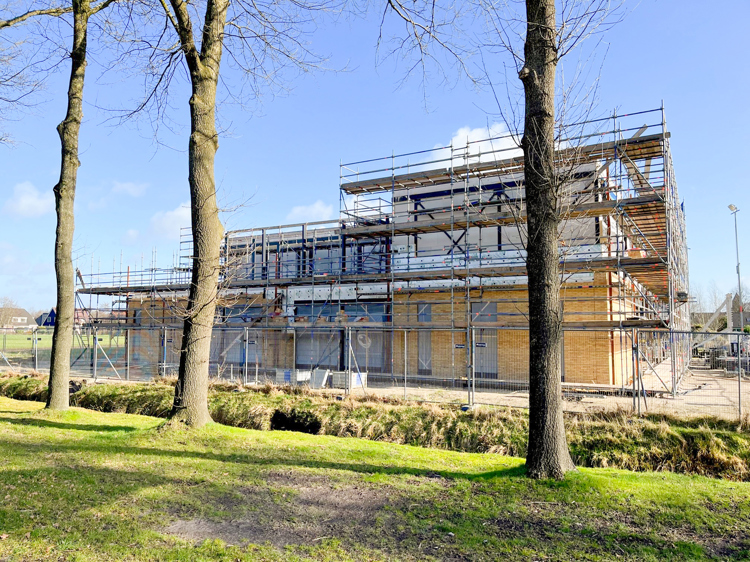 Februari 2022  - 1