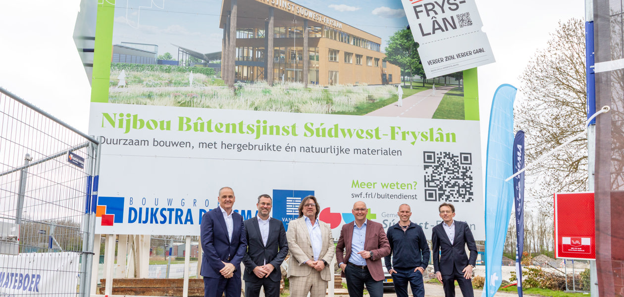 Ontwerp buitendienstlocatie Bolsward feestelijk gepresenteerd