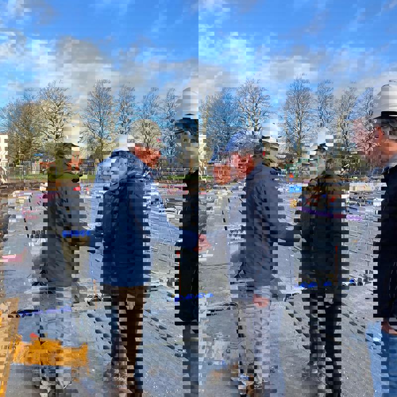 Tegeloverhandiging BGDD